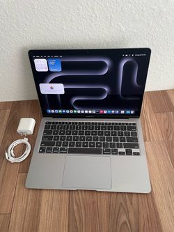 MacBook Air 13 (M1 chip / Latest OS 26 Tahoe) 8GB Memory Good Laptop (90 % + Battery)