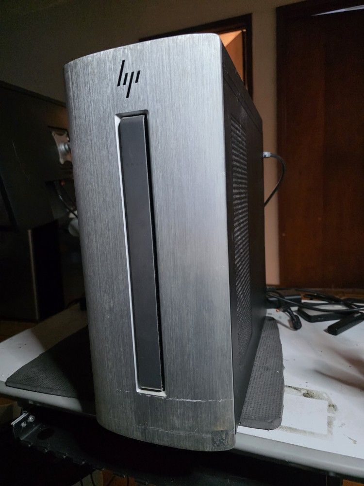 HP ENVY Pc. i7-3.40GHz CPU 16GB Ram 1TB SSD GPU: Radeon 