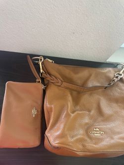 Coach leather purse with also Wrislet