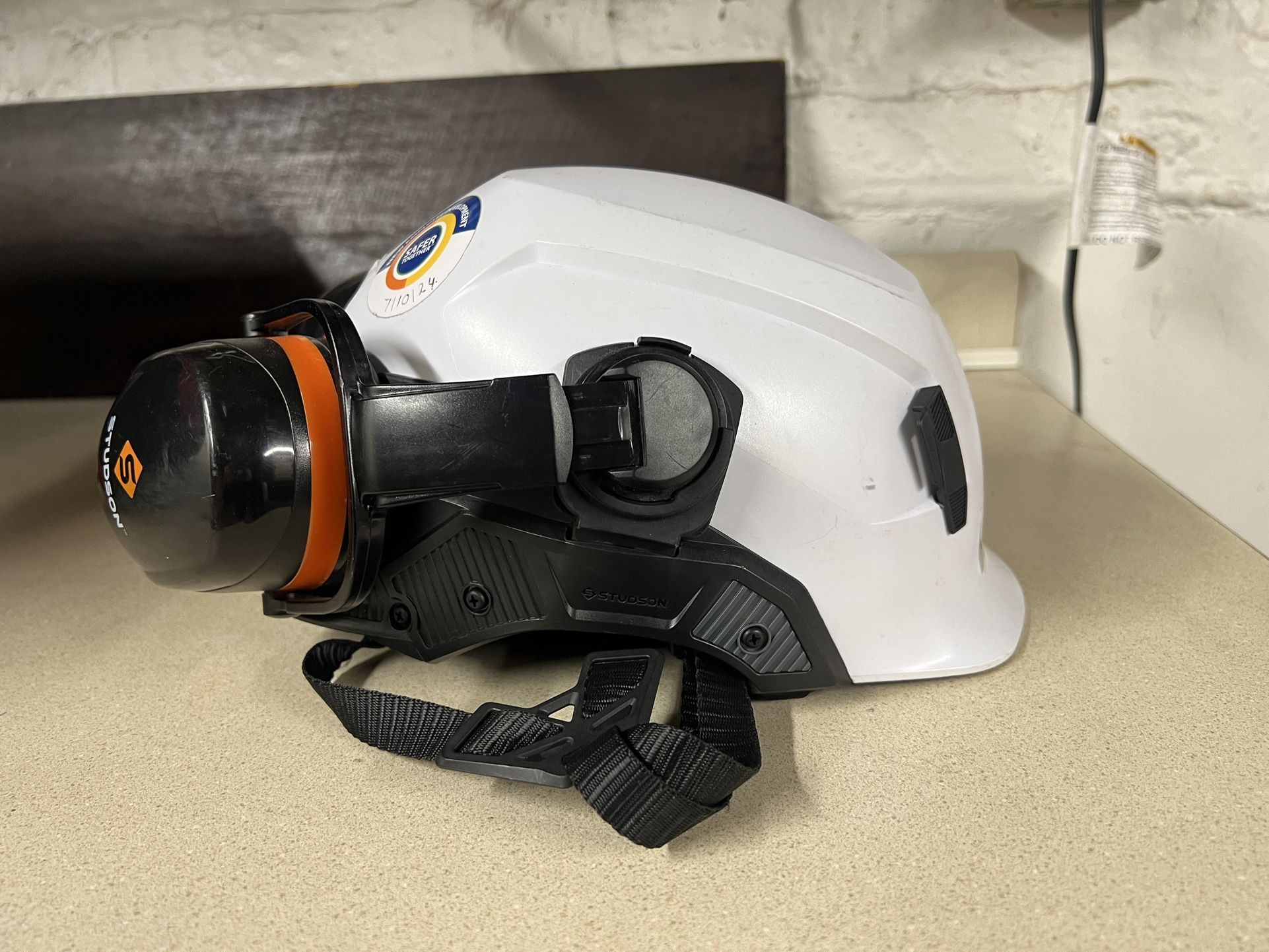 Studson SHK 1 Hard Hat large W/ Ear Muffs