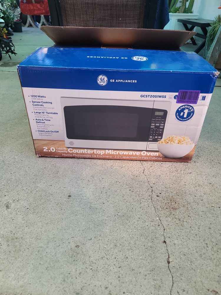 GE Countertop Microwave 2.0 Cubic