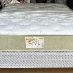 Queen Bamboo Latex 2 Sided Flippable Mattress & Boxspring 
