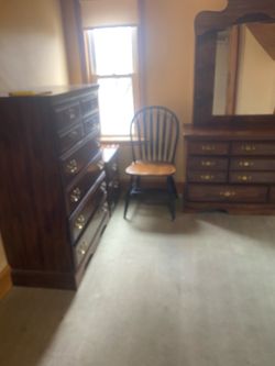 Queen bedroom set
