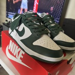 Nike Dunks ‘Michigan State’