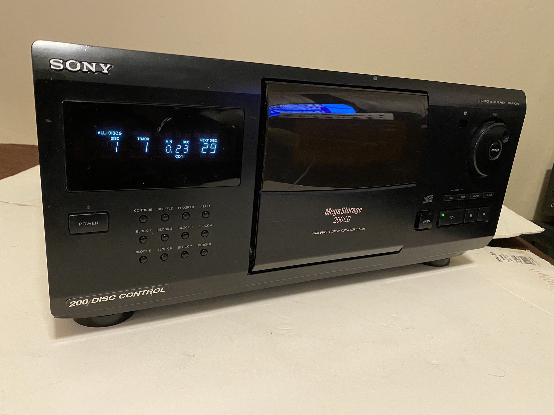 Sony Mega Storage 200 Disc CD Player Changer CDP-CX200 
