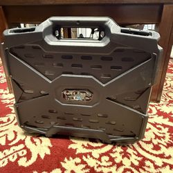 Carrying case / Maletín