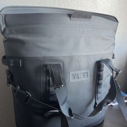Yeti Hopper M30 Tote Bag