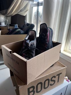 Shoes(YEEZY BOOST 350)
