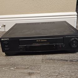 Sony VCR SLV-679HF VHS
Player Video Cassette
Recorder No Remote -Works