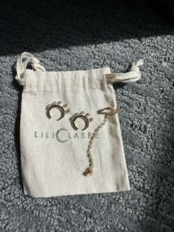 Lili Claspe Earring Cuffs And 1 Ear Chain 