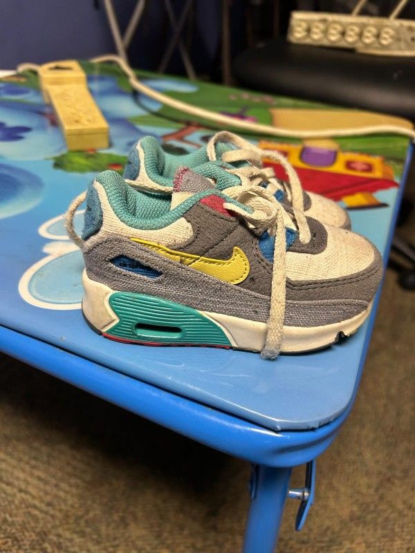 Nike Air Max 90 Sneakers