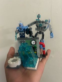 LEGO Mr. Freeze Minifigure and Mech