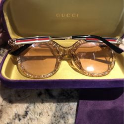 Gucci Sunny In A Double https://offerup.co/faYXKzQFnY?$deeplink_path=/redirect/