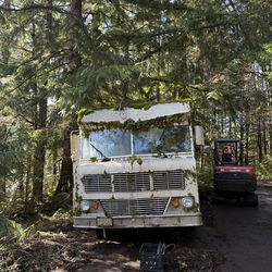 1977 Winnebago Chieftain RV – Project or Parts – No Title