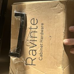 Ravine cabinet Hardware