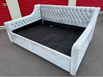 Alena full size daybed