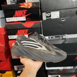 Adidas Yeezy 700 Geode size 9 USED But Clean 