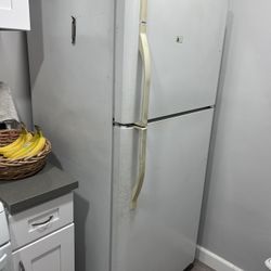 Kenmore Refrigerator / Freezer 