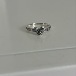 Authentic Disney Mickey Mouse ring, size 6 like new