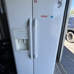 Frigidaire Refrigerator 