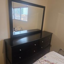 Queen 5-Piece Bedroom Set - Clean- Black