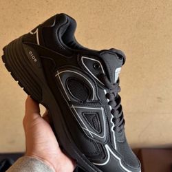 Dior Shoes (READ DESCRIPTION)