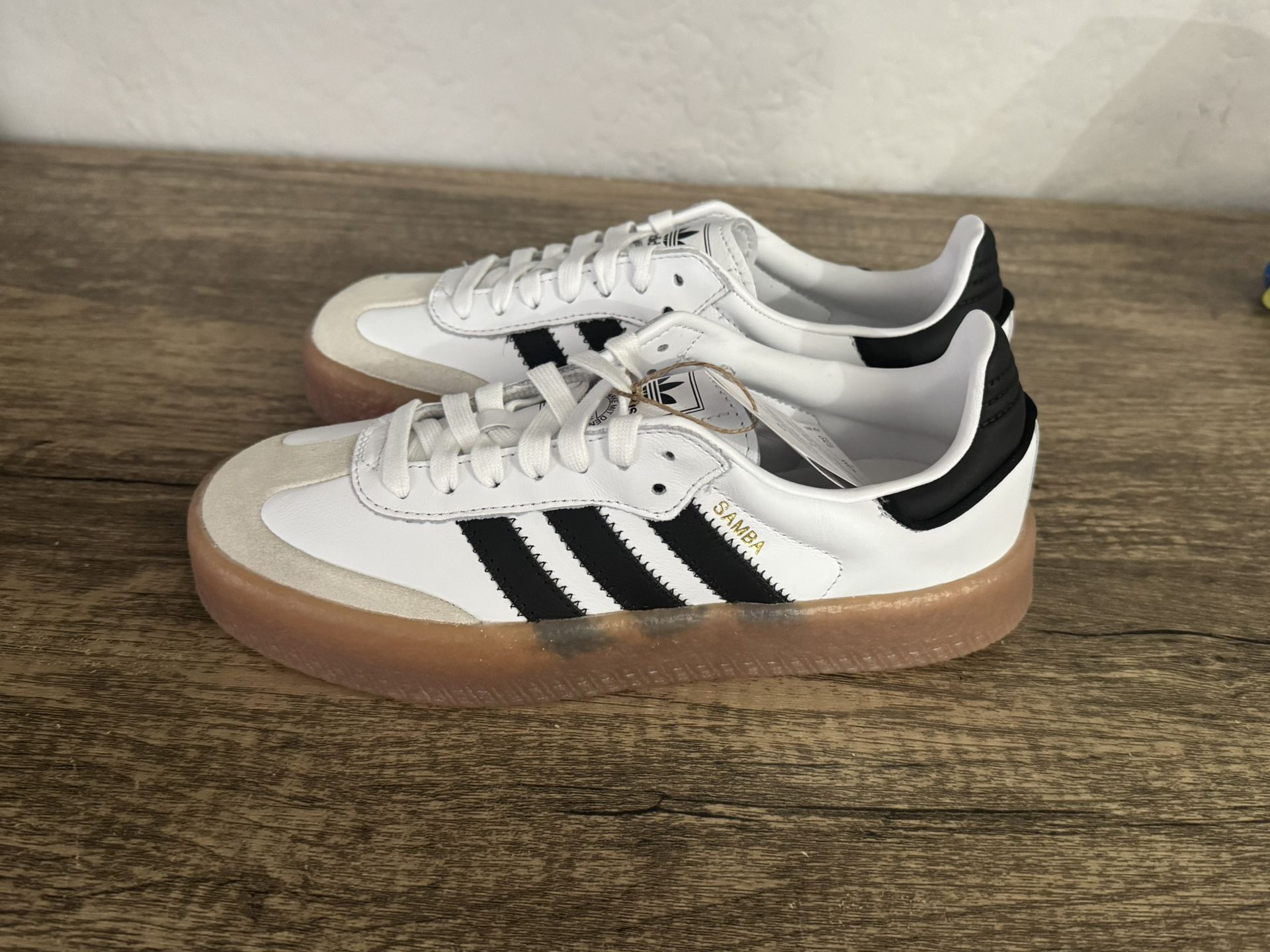 Adidas sambae black and white