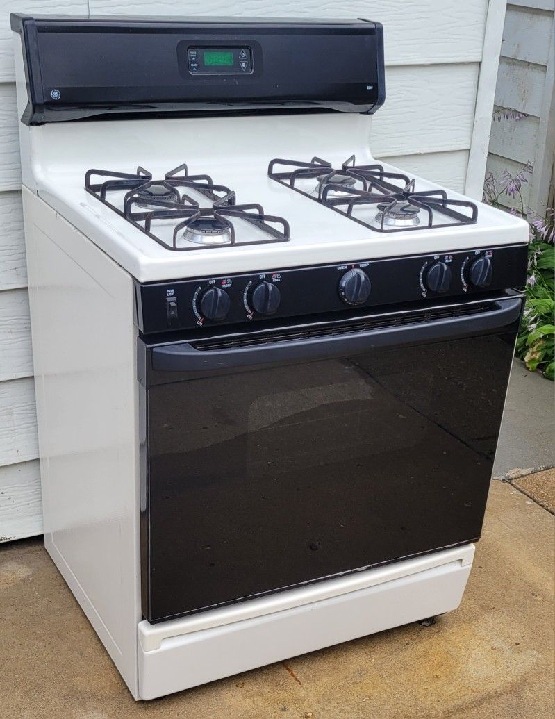 Gas stove. GE
