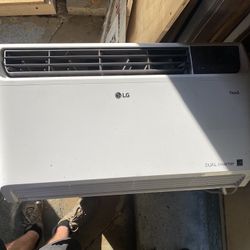 LG 14,000 BTU Dual Inverter Smart  AC Unit 