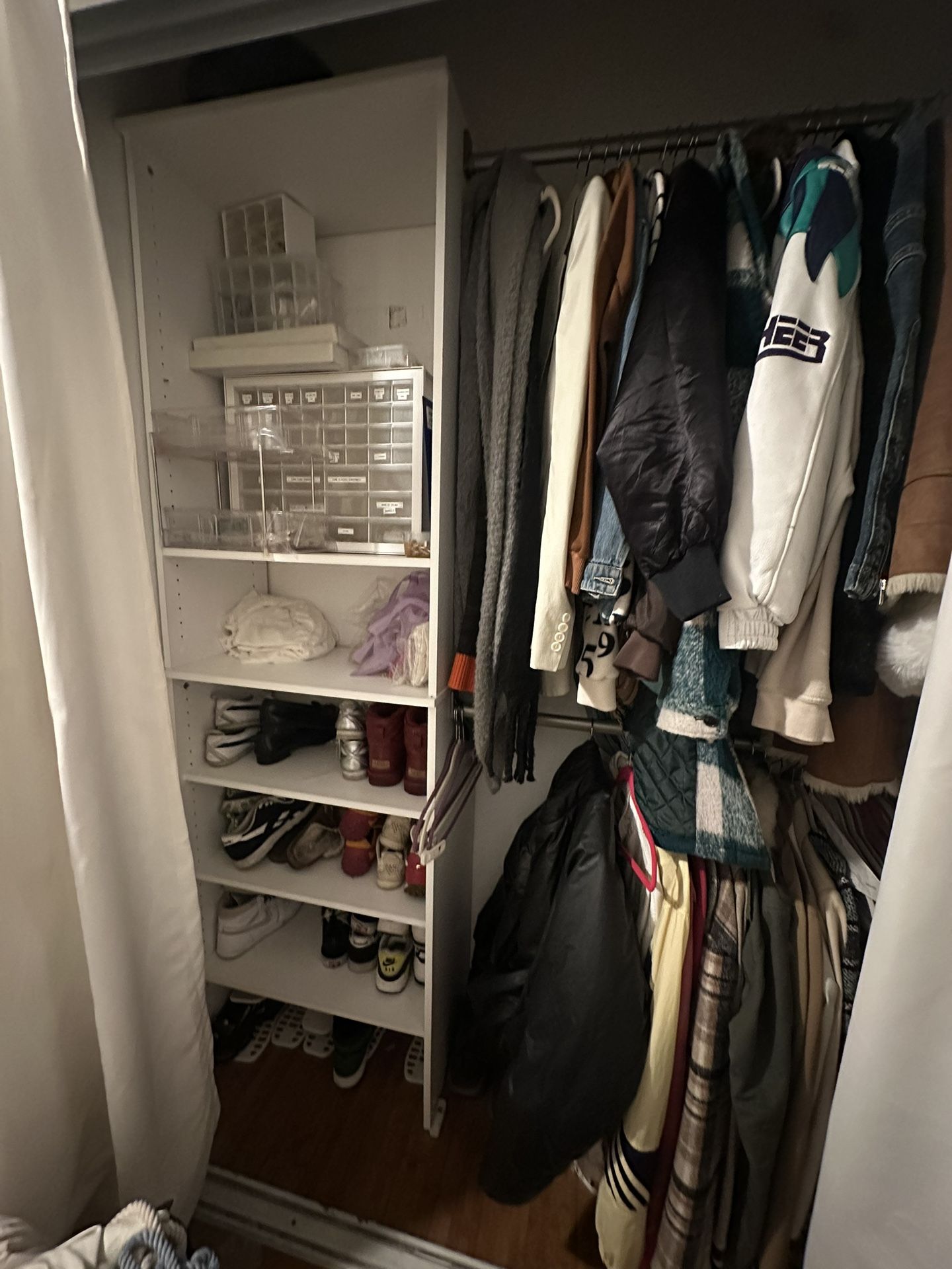 Closet Shelf / Storage