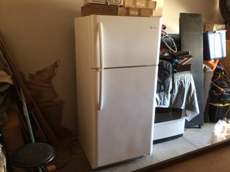 Electrolux apartment sized refrigerator.  Very clean.