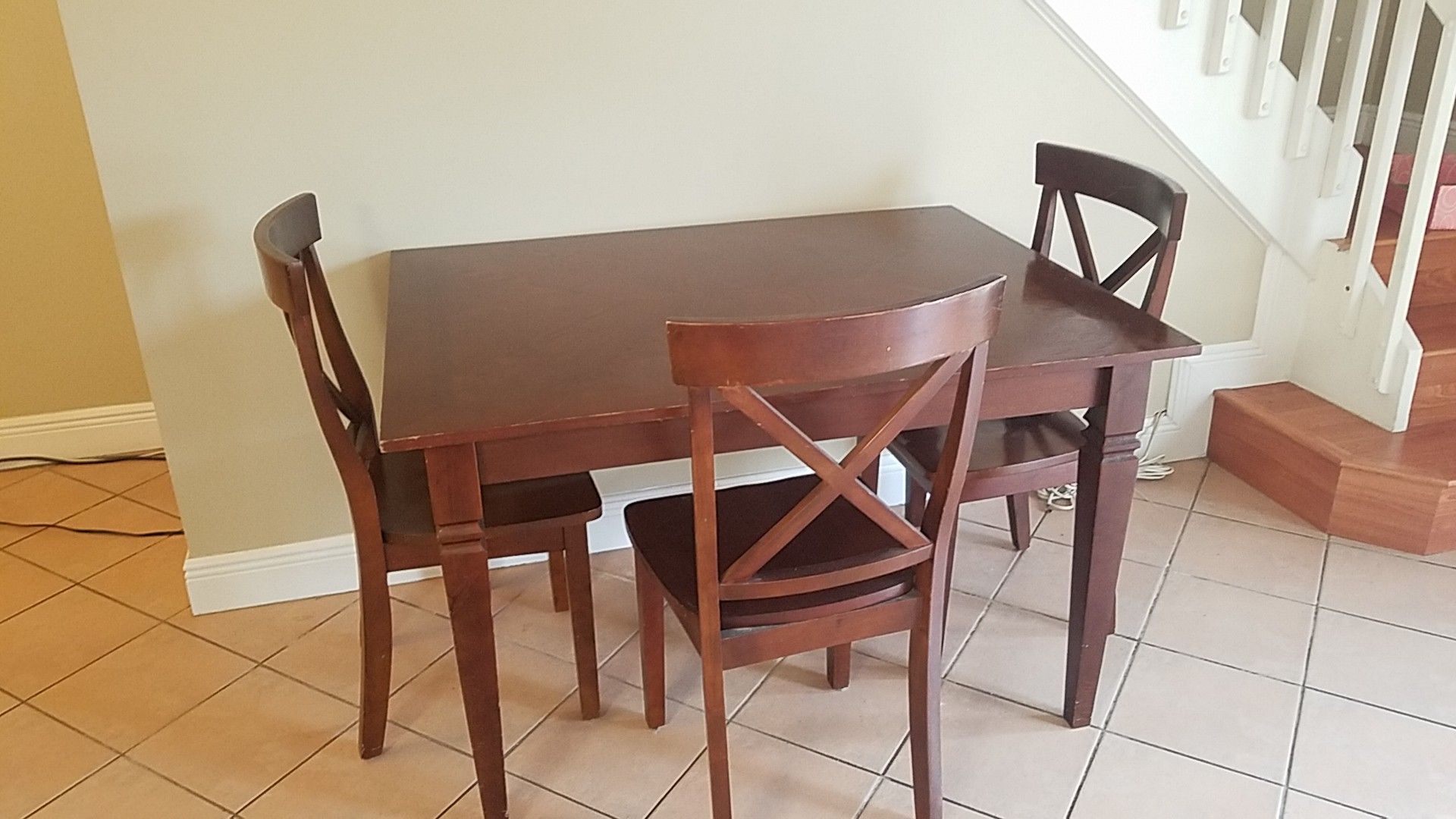 Kitchen or small dining room table 3'x4' and 3 chairs