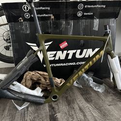 Ventum GS1 Carbon Gravel Frameset With Shimano GRX Groupset