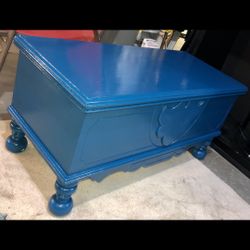 Solid Wood Toy Chest 