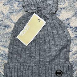 NWT Michael Kors Gray Cable Knit Pom Pom Teddy Beanie Hat
