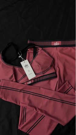 Red Woman’s Alo Set