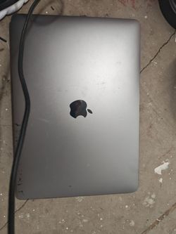 MACBOOK AIR