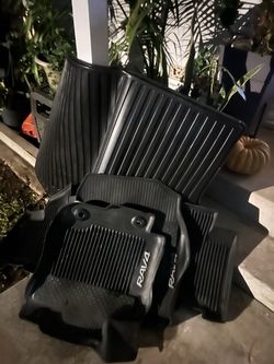 Original floor mats for Toyota rav4 2018