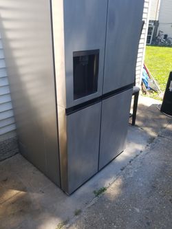 Refrigerator L G 36 X 70x33