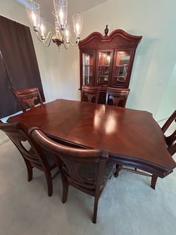 Dining Room Set Table/W 6 Chairs and China Cabinet