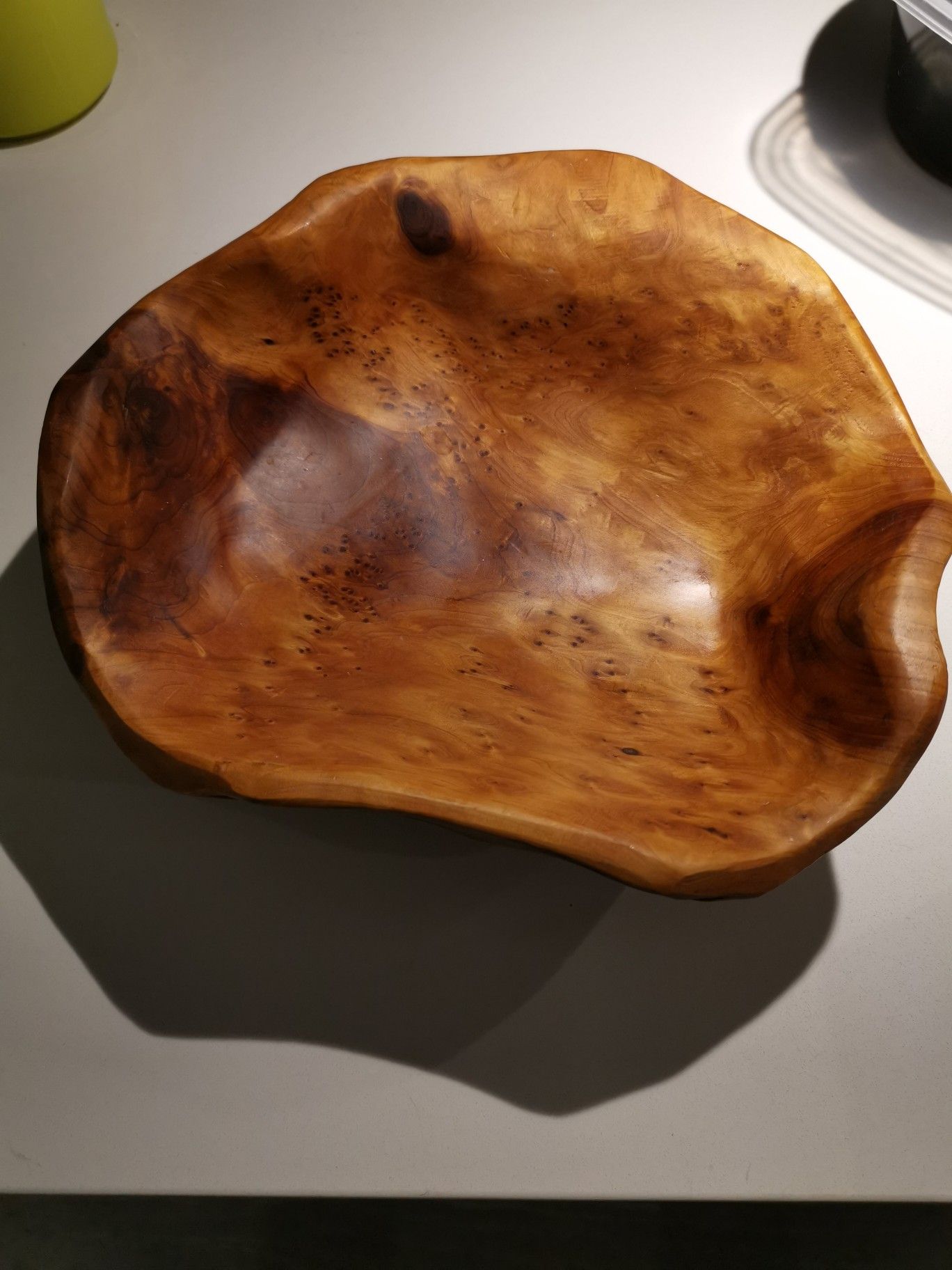 Wooden bowl and wooden tablet/phone stand