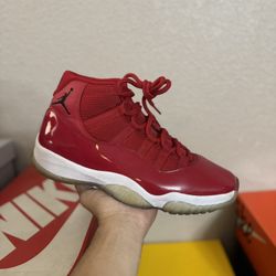 Jordan Win Like 96 11s size 9.5 USED But Clean 