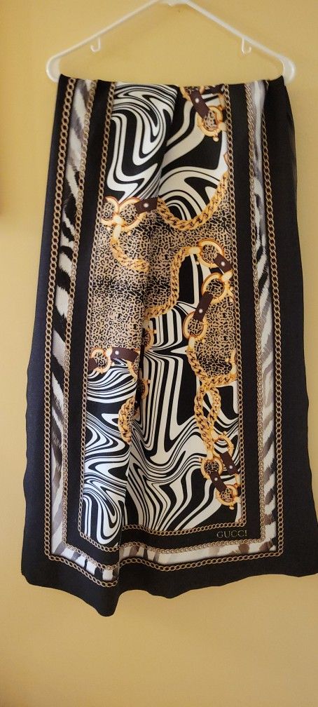 Brand New Tiger Gucci Womems Shawls . 2 Faces