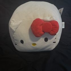 Hello Kitty Universal Studios Plushie 