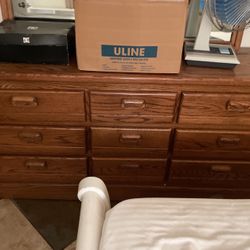 Oak 9 Drawer Dresser With Mirror