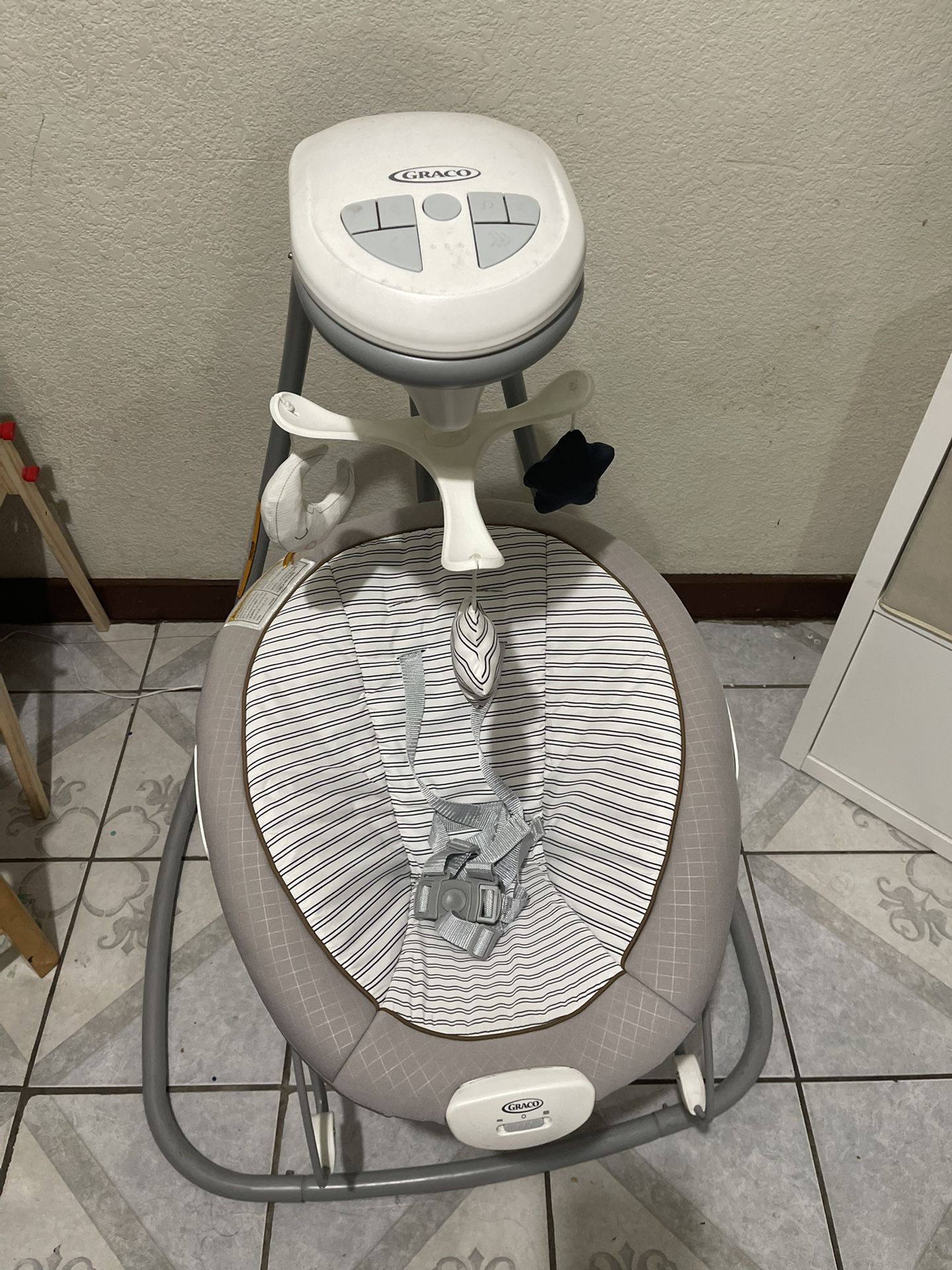 Graco Duet Connect Deluxe Multi Direction swing and bouncer