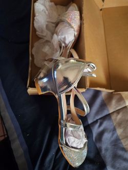 Heels size 3 $ 7