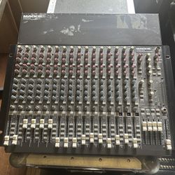 For sale! Mackie 16-Channel mixer (Music)