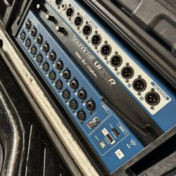 Soundcraft Ui24r + SKB rack + router 