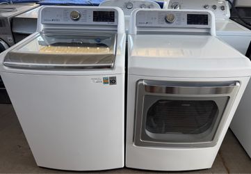LG - BEAUTIFUL SET WASHER AND DRYER GAS